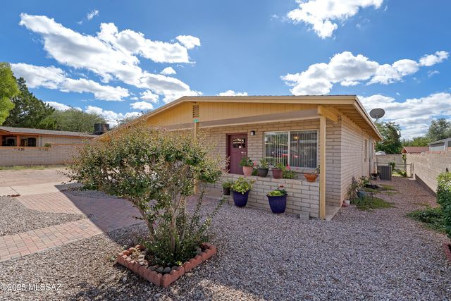522 E Calle Nacozari, Nogales, AZ 85621