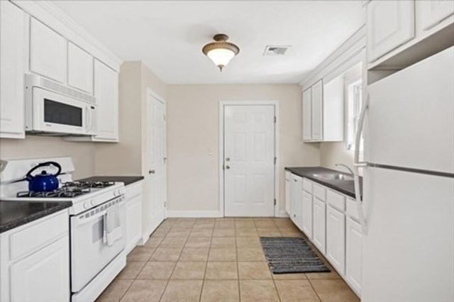 468 Sea St 468, Quincy, MA 02169