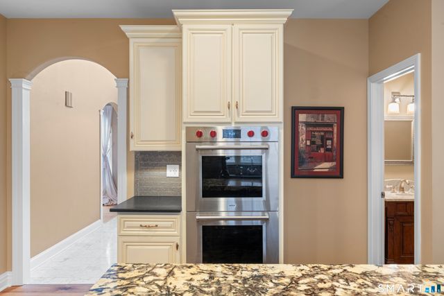 15 Wedgewood Court, Newtown, CT 06470