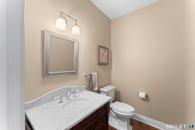 15 Wedgewood Court, Newtown, CT 06470