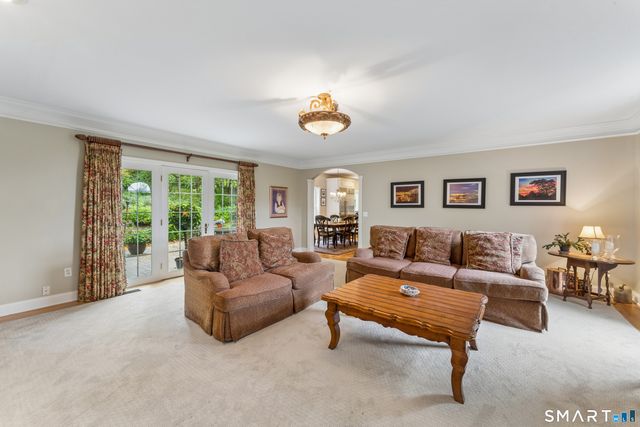 15 Wedgewood Court, Newtown, CT 06470