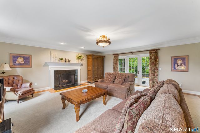 15 Wedgewood Court, Newtown, CT 06470