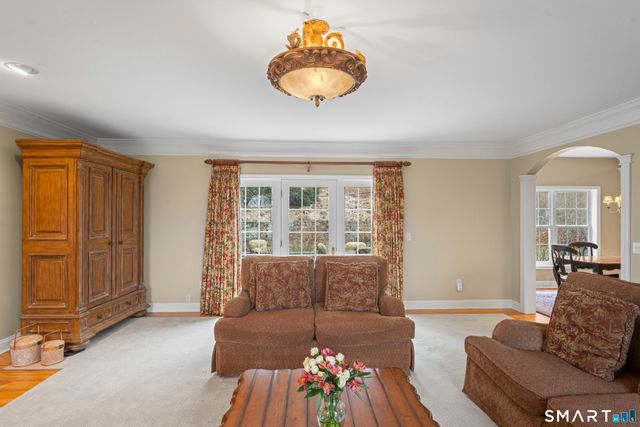 15 Wedgewood Court, Newtown, CT 06470
