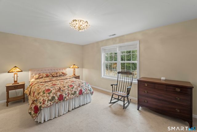 15 Wedgewood Court, Newtown, CT 06470