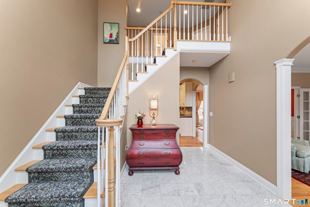 15 Wedgewood Court, Newtown, CT 06470