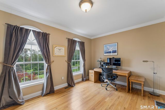15 Wedgewood Court, Newtown, CT 06470