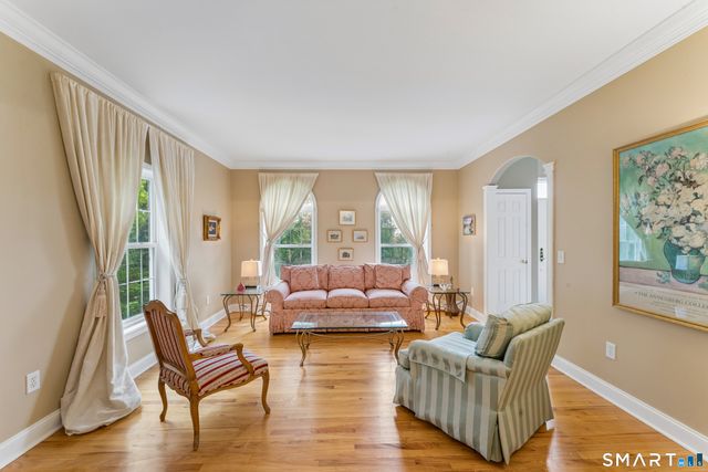 15 Wedgewood Court, Newtown, CT 06470