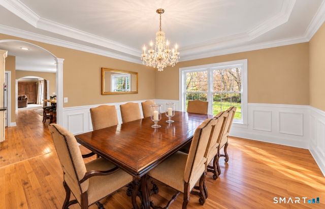 15 Wedgewood Court, Newtown, CT 06470