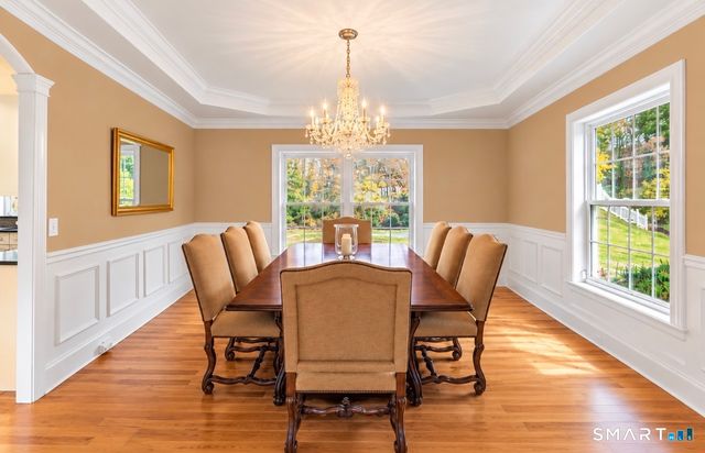 15 Wedgewood Court, Newtown, CT 06470