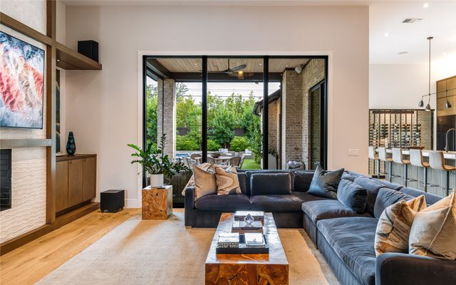 6522 Pemberton Drive, Dallas, TX 75230