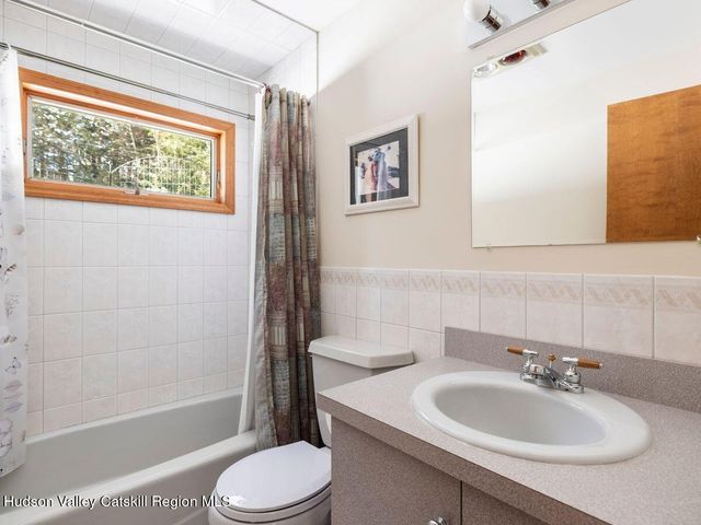 114 Conifer Lake Road W, Jewett, NY 12444