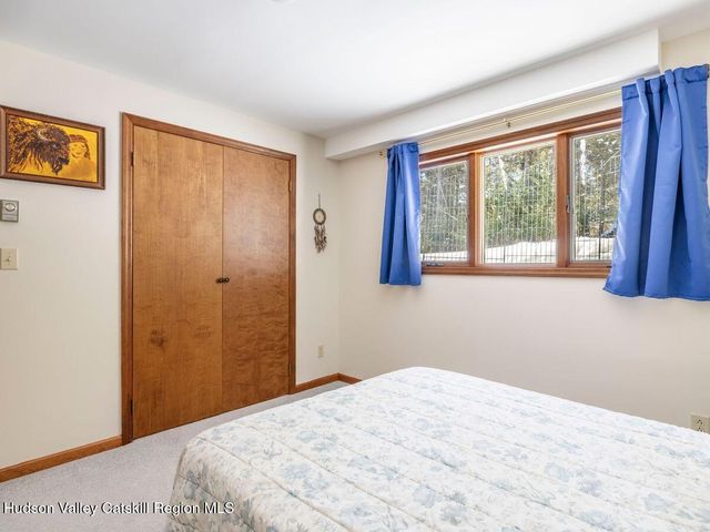 114 Conifer Lake Road W, Jewett, NY 12444