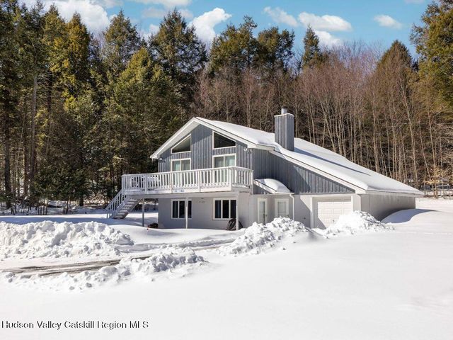 114 Conifer Lake Road W, Jewett, NY 12444