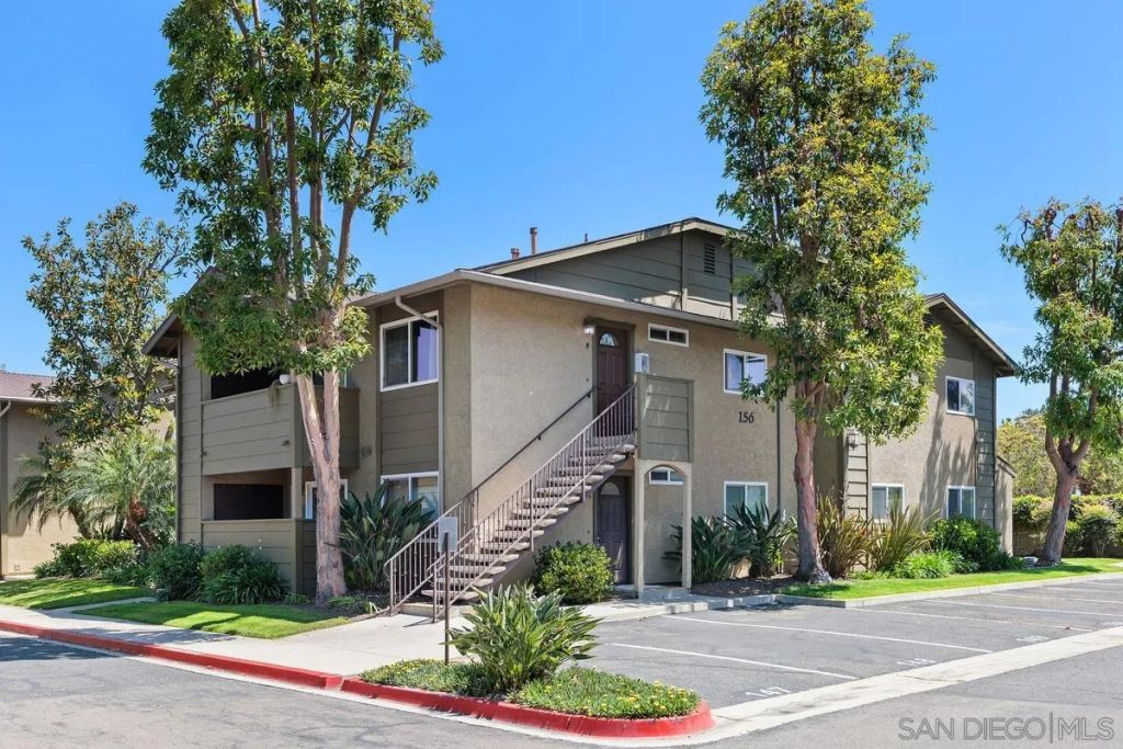 156 Avenida Descanso A, Oceanside, CA 92057
