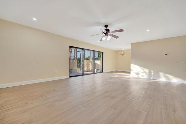 11412 8TH ST N AVENUE N 1007, St Petersburg, FL 33716