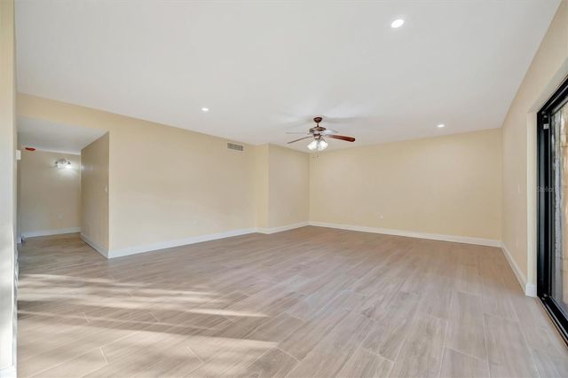 11412 8TH ST N AVENUE N 1007, St Petersburg, FL 33716