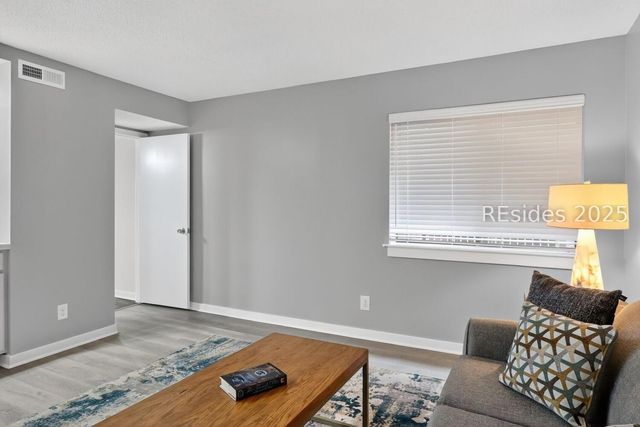 10 Lighthouse Rd Apt 434, Hilton Head Island, SC 29928