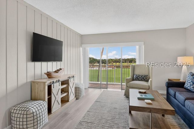 10 Lighthouse Rd Apt 434, Hilton Head Island, SC 29928