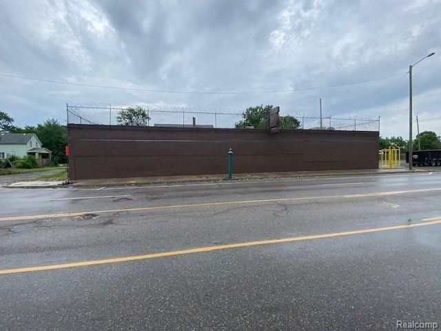 8330 Harper Avenue, Detroit, MI 48213