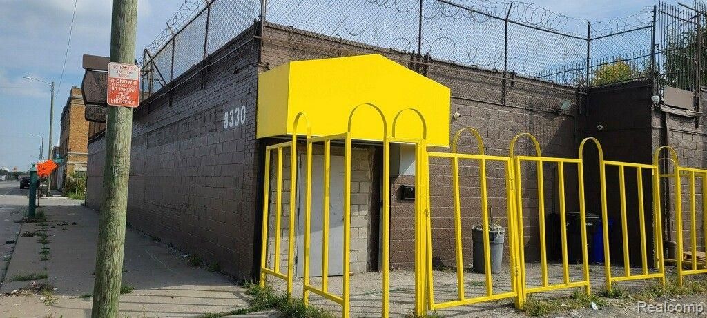 8330 Harper Avenue, Detroit, MI 48213