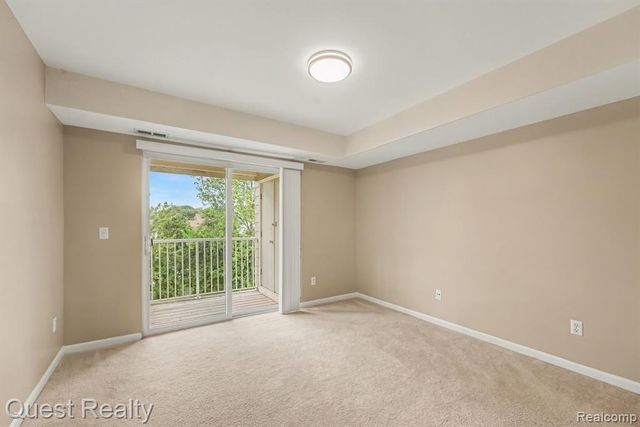 1081 Foxboro, Troy, MI 48083