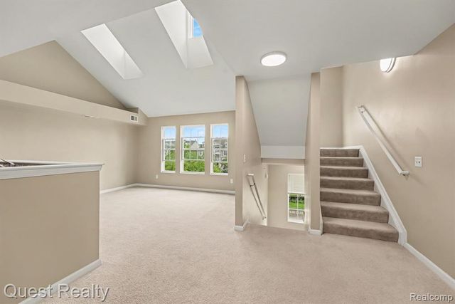 1081 Foxboro, Troy, MI 48083