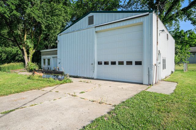 53266 US-131, Park Twp, MI 49093