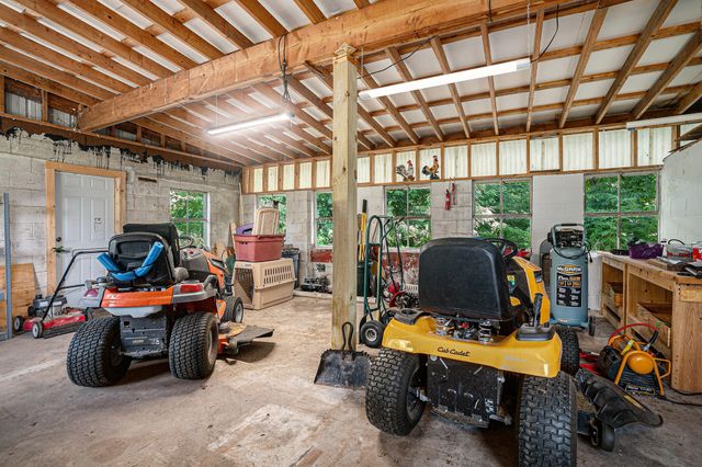 53266 US-131, Park Twp, MI 49093
