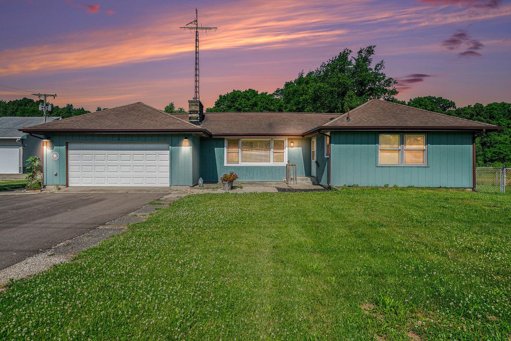 53266 US-131, Park Twp, MI 49093