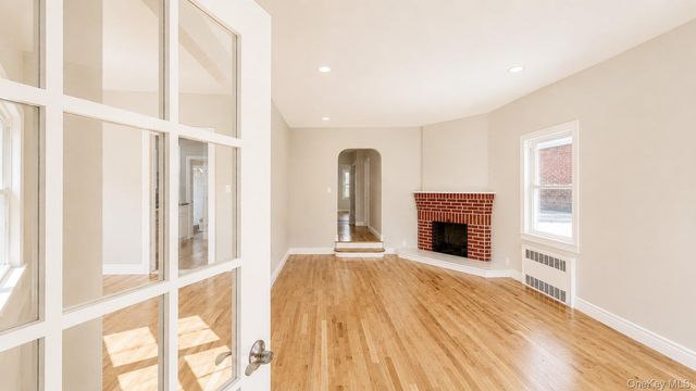 284 Beach 19th Street 1, Far Rockaway, NY 11691