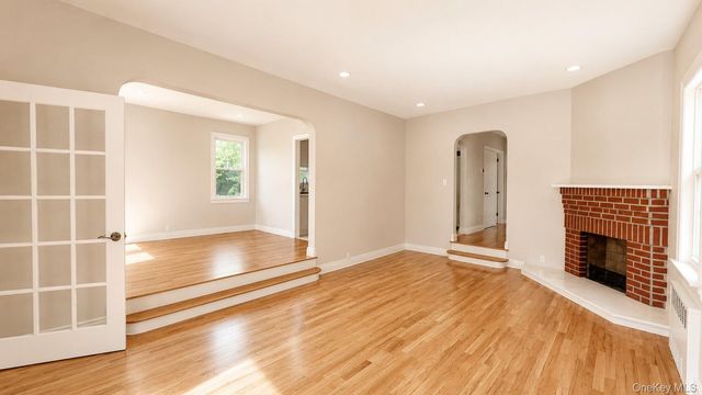 284 Beach 19th Street 1, Far Rockaway, NY 11691