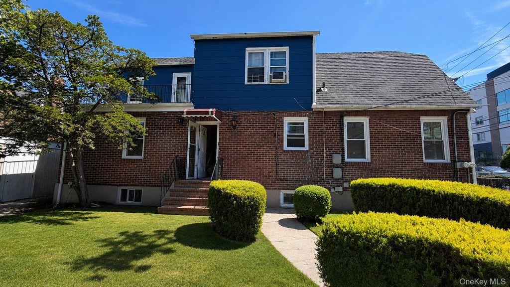 284 Beach 19th Street 1, Far Rockaway, NY 11691