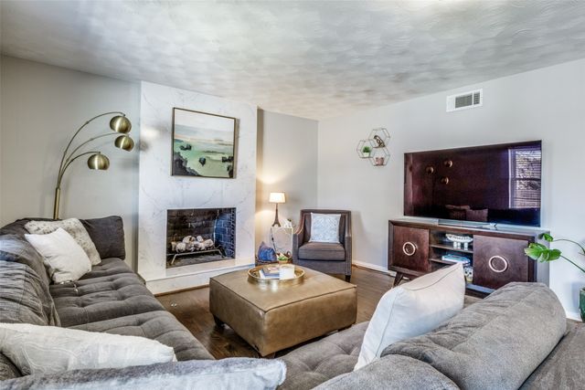 2410 Saint Francis Avenue, Dallas, TX 75228