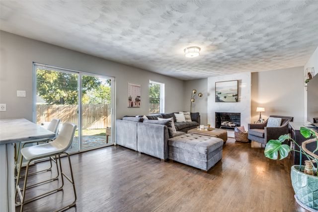 2410 Saint Francis Avenue, Dallas, TX 75228