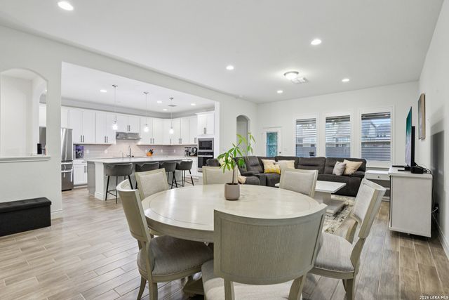 12243 Black Hat, San Antonio, TX 78254