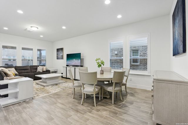 12243 Black Hat, San Antonio, TX 78254