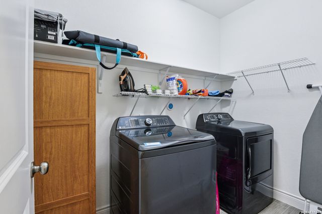 12243 Black Hat, San Antonio, TX 78254