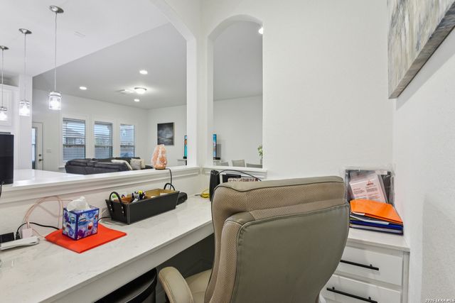 12243 Black Hat, San Antonio, TX 78254