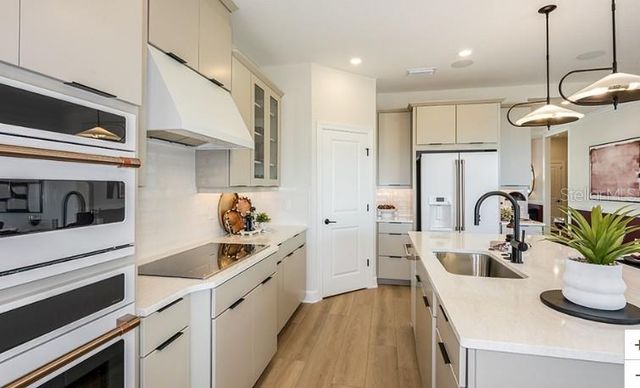 7713 BLUE MOON RUN, Sarasota, FL 34241