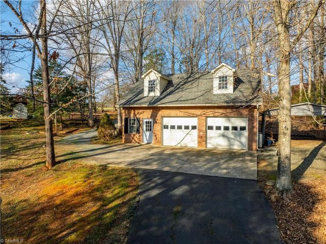 3501 River Ridge Road, Pfafftown, NC 27040