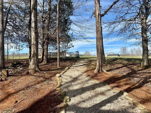 3501 River Ridge Road, Pfafftown, NC 27040