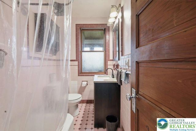 164 East Wilkes Barre Street, Easton, PA 18042
