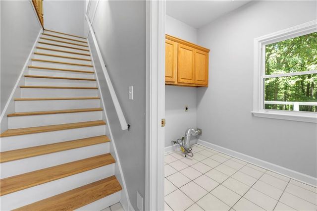 3334 Trails End NE Road, Roswell, GA 30075