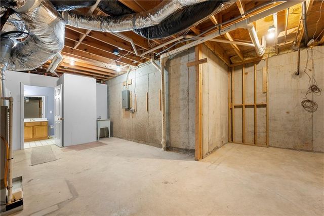 3334 Trails End NE Road, Roswell, GA 30075