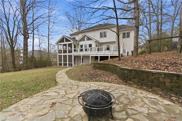 3334 Trails End NE Road, Roswell, GA 30075