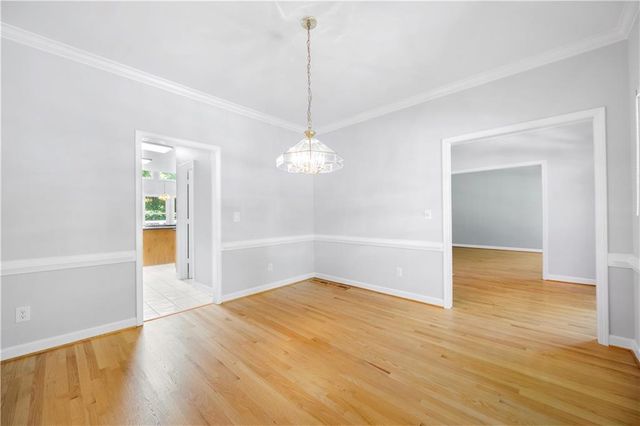 3334 Trails End NE Road, Roswell, GA 30075