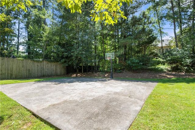 3334 Trails End NE Road, Roswell, GA 30075