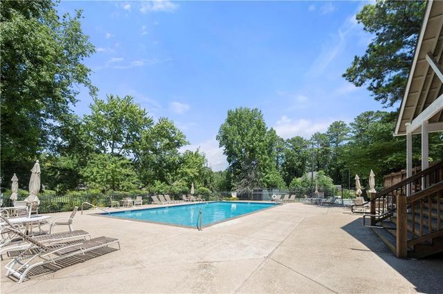 3334 Trails End NE Road, Roswell, GA 30075