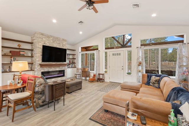 53080 53080 Day Rd OR Road, La Pine, OR 97739