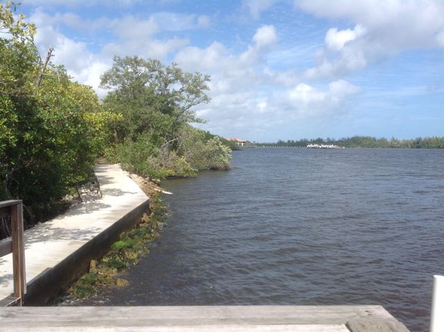 6061 SE Riverboat Drive 825, Stuart, FL 34997